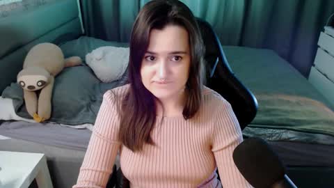 Kira  follow me  online show from February 2025 01:43:02 AM