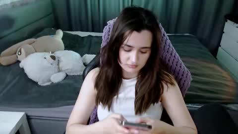 Kira  follow me  online show from March 2025 10:21:01 PM