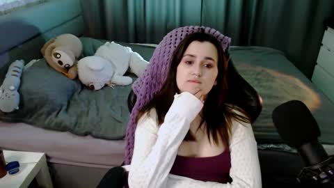 Kira  follow me  online show from March 2025 05:14:02 PM