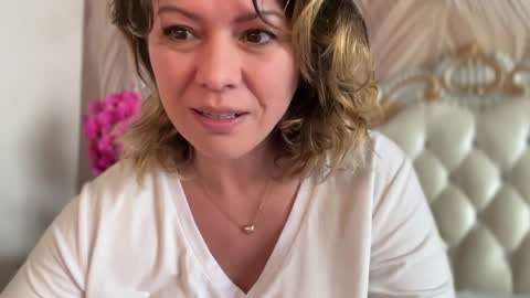 KiraDivine online show from March 2026 12:11:01 PM