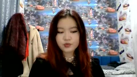 Kira online show from November 2025 03:55:01 PM