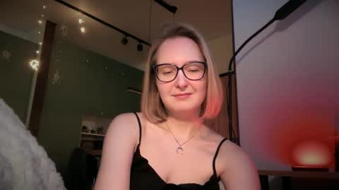 KiraFatex online show from December 2025 07:32:01 PM