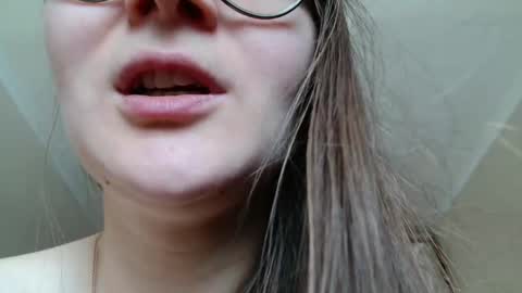 KiraGoldens online show from March 2026 06:18:01 AM