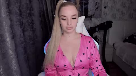 kirakrox online show from November 2025 06:52:02 PM