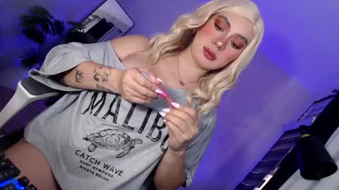 Snapshot of kiramillerxx chatting on May 2026 02:07:02 AM Its your girl KIRA online show from May 2026 02:07:02 AM