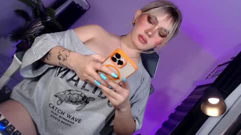 Snapshot of kiramillerxx chatting on June 2026 02:02:02 AM Its your girl KIRA online show from June 2026 02:02:02 AM