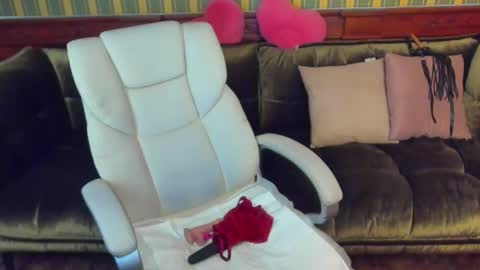 Snapshot of kiraroxx chatting on March 2025 03:56:01 PM Kira online show from March 2025 03:56:01 PM