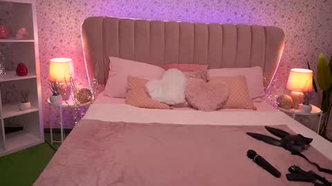 Snapshot of kiraroxx chatting on September 2025 06:08:01 PM Kira online show from September 2025 06:08:01 PM