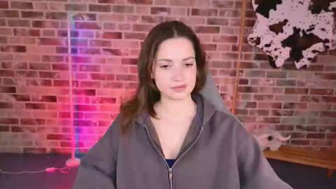 kiravair online show from March 2026 12:19:02 PM