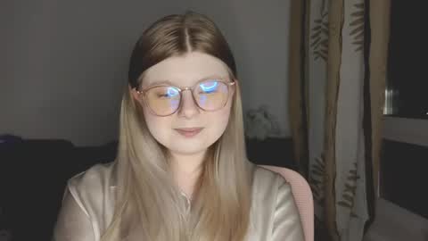 KiraYume online show from May 2026 07:32:02 PM