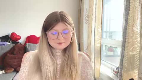 KiraYume online show from June 2026 01:33:01 AM