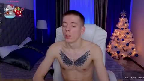Snapshot of kireev_ chatting on December 2024 01:00:01 PM online show from December 2024 01:00:01 PM