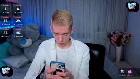 Snapshot of kireev_ chatting on January 2025 07:06:01 AM online show from January 2025 07:06:01 AM