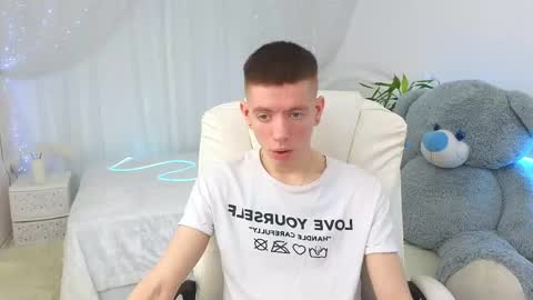 Snapshot of kireev_ chatting on March 2025 07:04:02 AM online show from March 2025 07:04:02 AM
