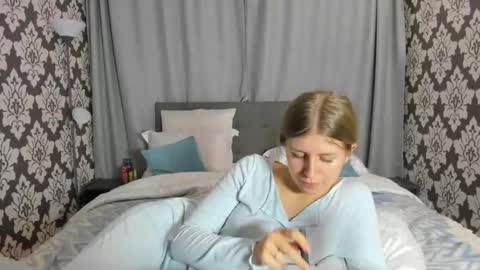 Kira online show from October 2025 04:59:01 PM