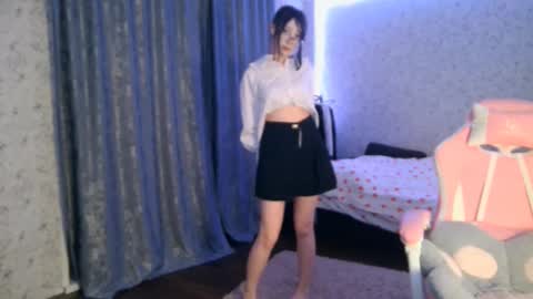 Nicole online show from October 2025 06:28:02 PM