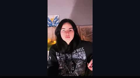 Kira online show from October 2025 07:34:02 PM