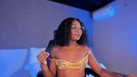 kishalove_ online show from October 2025 10:11:02 AM