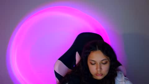 kiss_ameliaa online show from October 2025 07:33:01 AM