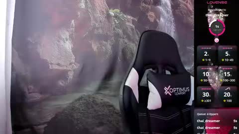 Snapshot of kiss_whitee chatting on February 2026 01:40:01 PM kiss_whitee online show from February 2026 01:40:01 PM