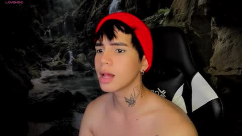 Snapshot of kiss_whitee chatting on March 2026 12:37:02 AM kiss_whitee online show from March 2026 12:37:02 AM