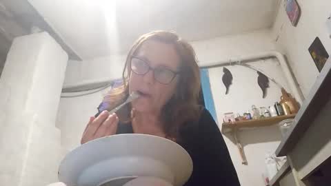 Snapshot of kissandvibe chatting on October 2025 09:27:01 PM kissandvibe online show from October 2025 09:27:01 PM