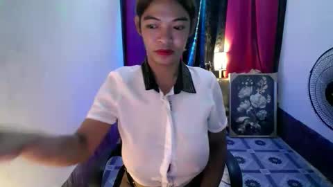 Snapshot of kisses_asian143 chatting on November 2025 10:46:02 AM VICTORIA online show from November 2025 10:46:02 AM