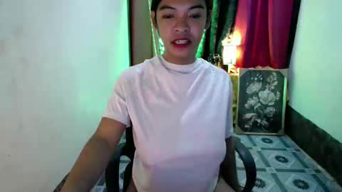 Snapshot of kisses_asian143 chatting on November 2025 10:30:02 PM VICTORIA online show from November 2025 10:30:02 PM