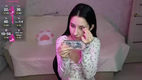 Snapshot of kisses_eva chatting on April 2026 10:24:01 AM Hot Eva online show from April 2026 10:24:01 AM