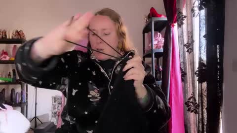 kissica online show from February 2026 02:33:01 PM