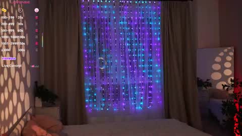 Lola online show from June 2026 08:40:01 PM