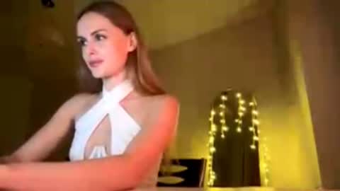 Emma online show from September 2025 05:24:02 PM