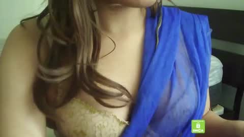 J online show from November 2025 08:29:01 PM