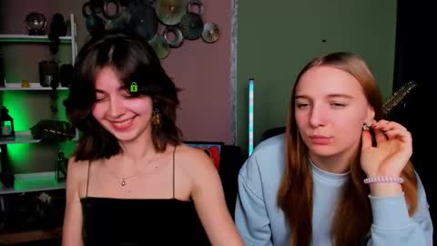 Snapshot of kitniss_dreamy chatting on November 2025 01:32:01 PM kitniss online show from November 2025 01:32:01 PM