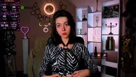 kitniss online show from November 2025 08:36:02 PM
