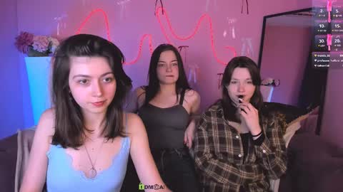 kitniss online show from April 2026 07:29:01 PM