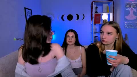 kitniss online show from May 2026 07:08:02 PM