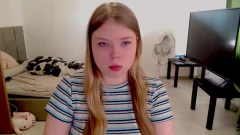Jennyblonde and Emmabrunette online show from September 2025 11:37:01 AM