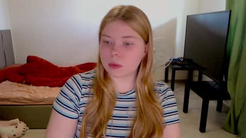 Jennyblonde and Emmabrunette online show from May 2026 11:37:02 AM