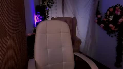 Snapshot of kitten_murray chatting on October 2025 05:52:02 AM barbara online show from October 2025 05:52:02 AM