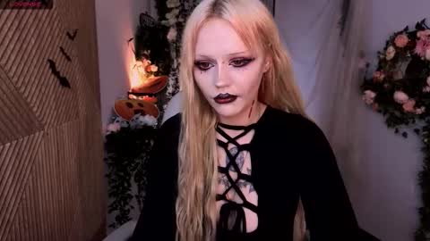 Snapshot of kitten_murray chatting on October 2025 06:47:01 AM barbara online show from October 2025 06:47:01 AM