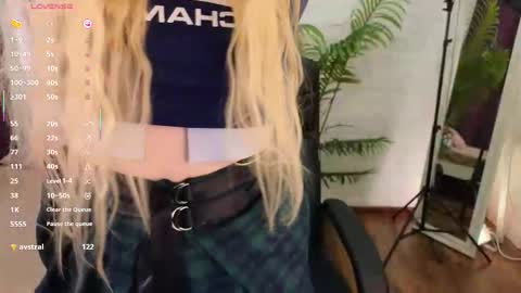 Snapshot of kitten_murray chatting on November 2025 06:36:01 AM barbara online show from November 2025 06:36:01 AM