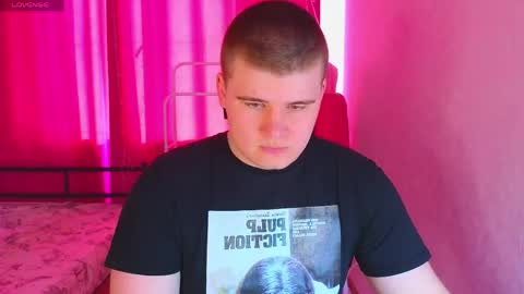 Snapshot of kittenmur chatting on April 2026 01:48:01 AM Vlad online show from April 2026 01:48:01 AM