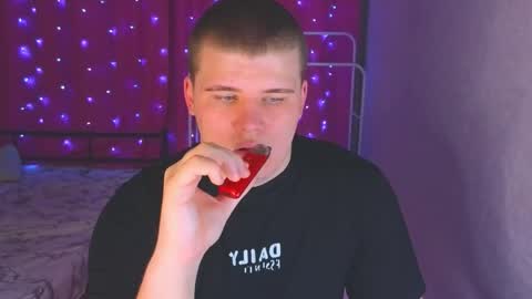 Snapshot of kittenmur chatting on April 2026 09:39:33 PM Vlad online show from April 2026 09:39:33 PM