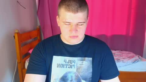 Snapshot of kittenmur chatting on May 2026 12:43:02 PM Vlad online show from May 2026 12:43:02 PM