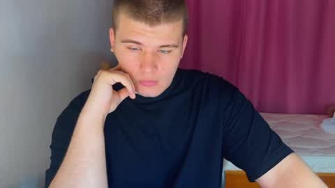 Snapshot of kittenmur chatting on May 2026 09:23:01 PM Vlad online show from May 2026 09:23:01 PM