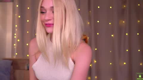 Tessa online show from December 2024 07:21:01 PM