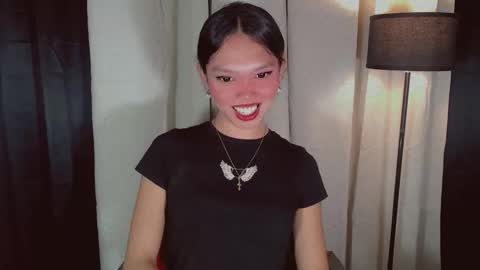 Snapshot of kitteylovesyou chatting on October 2025 09:43:02 PM KITTY online show from October 2025 09:43:02 PM