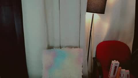 Snapshot of kitteylovesyou chatting on October 2025 08:46:02 PM KITTY online show from October 2025 08:46:02 PM