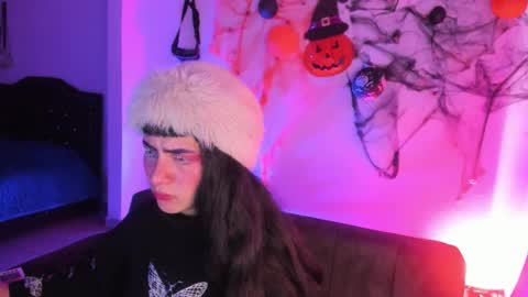 kitty__chs online show from November 2025 01:55:01 PM